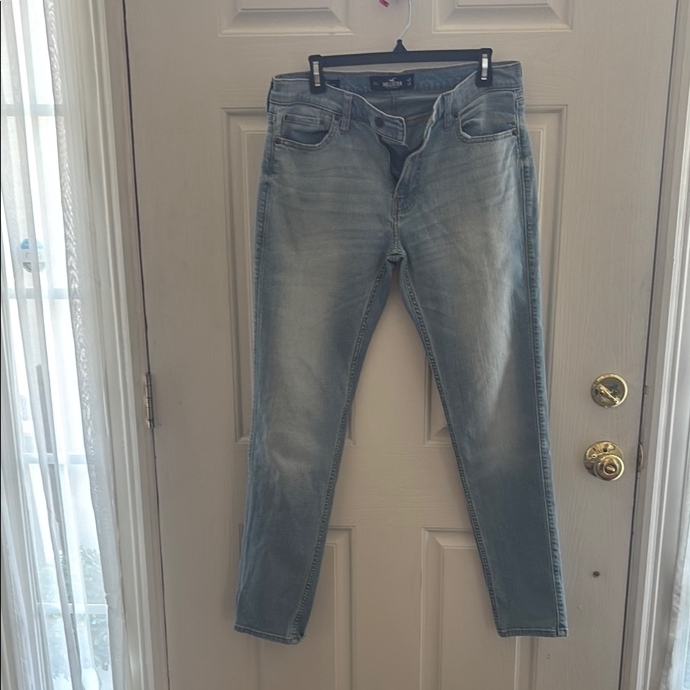 Men's Light Blue Jeans